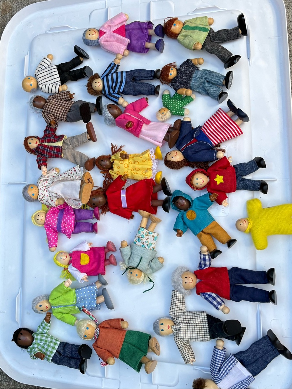 Wooden Doll house little people figures